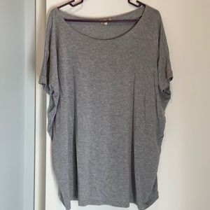 Grey tee shirt